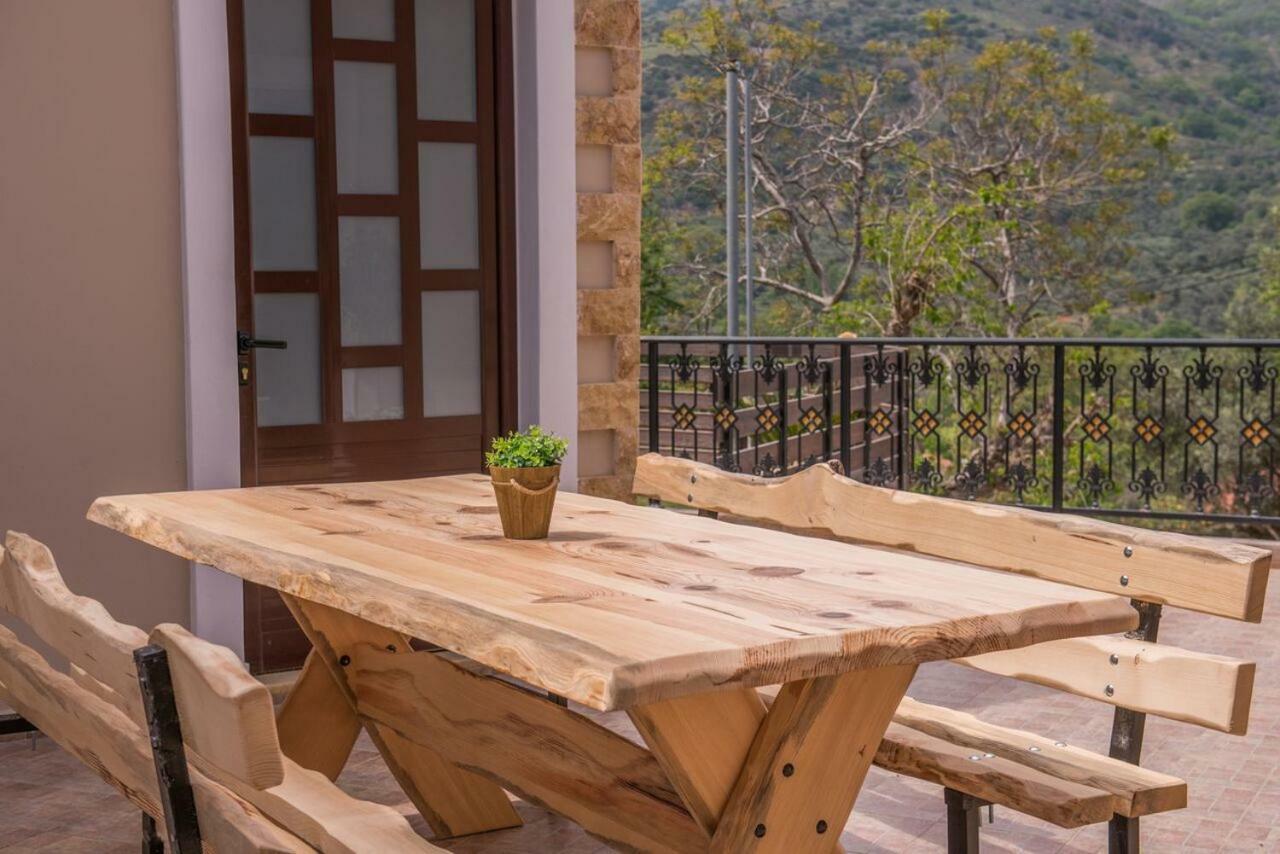 Marika Traditional Home Elos Экстерьер фото