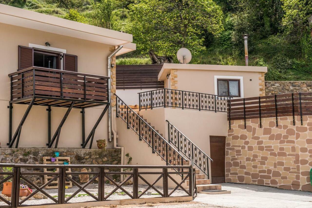 Marika Traditional Home Elos Экстерьер фото