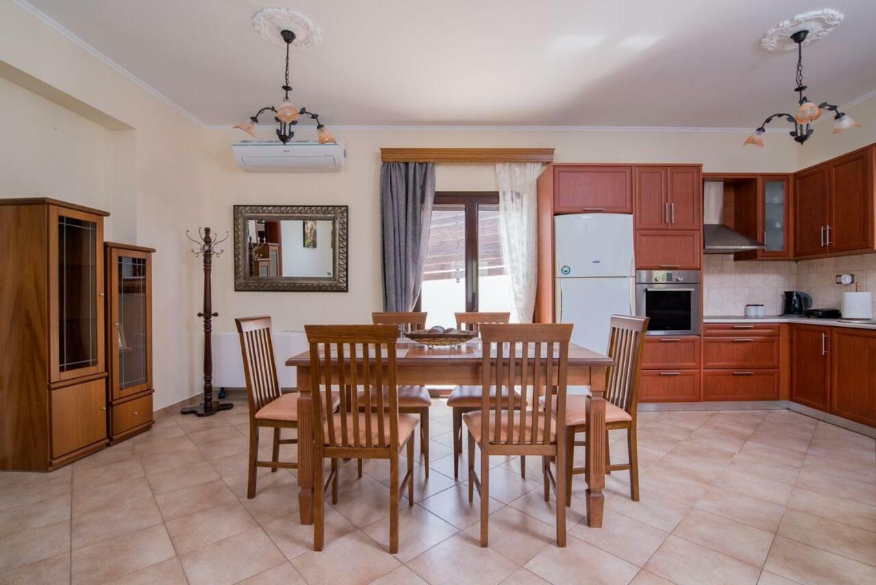 Marika Traditional Home Elos Экстерьер фото